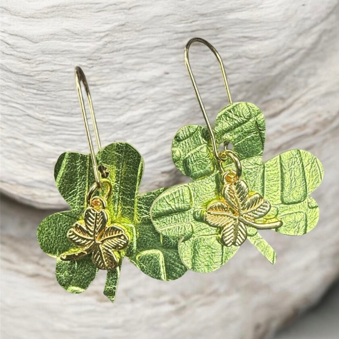 Green Textured Shamrocks