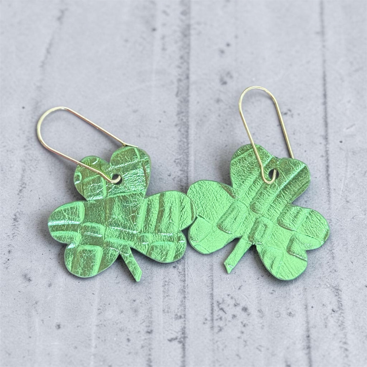 Green Textured Shamrocks